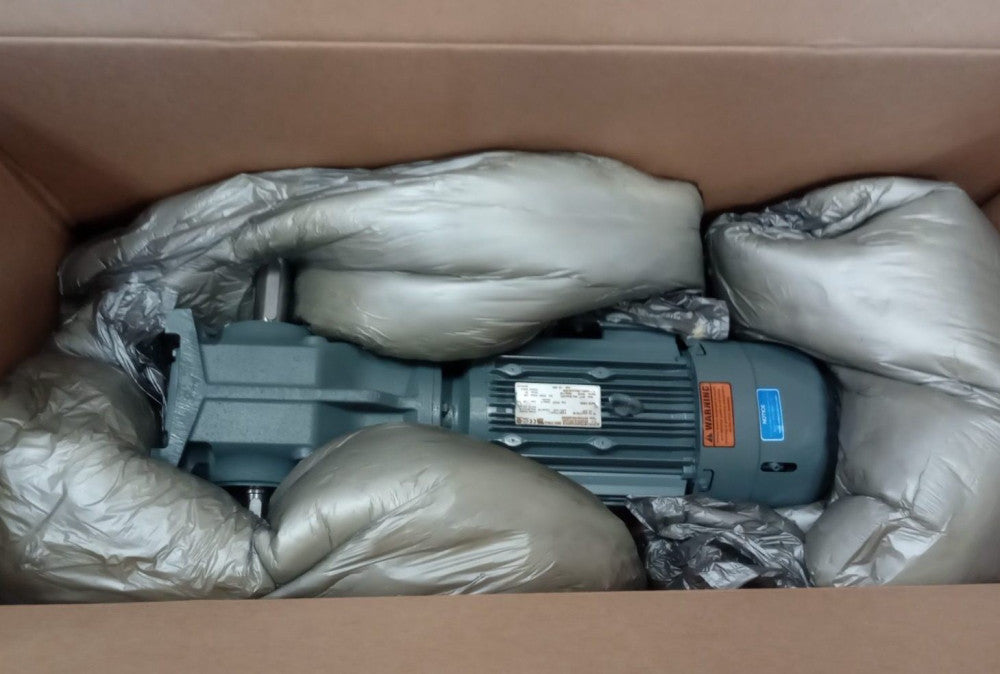 SEW EuroDrive K67DRE100L4BE5HF x 48.77 Gear Motor 3ph 3hp 1735/36rpm Ratio 48.77