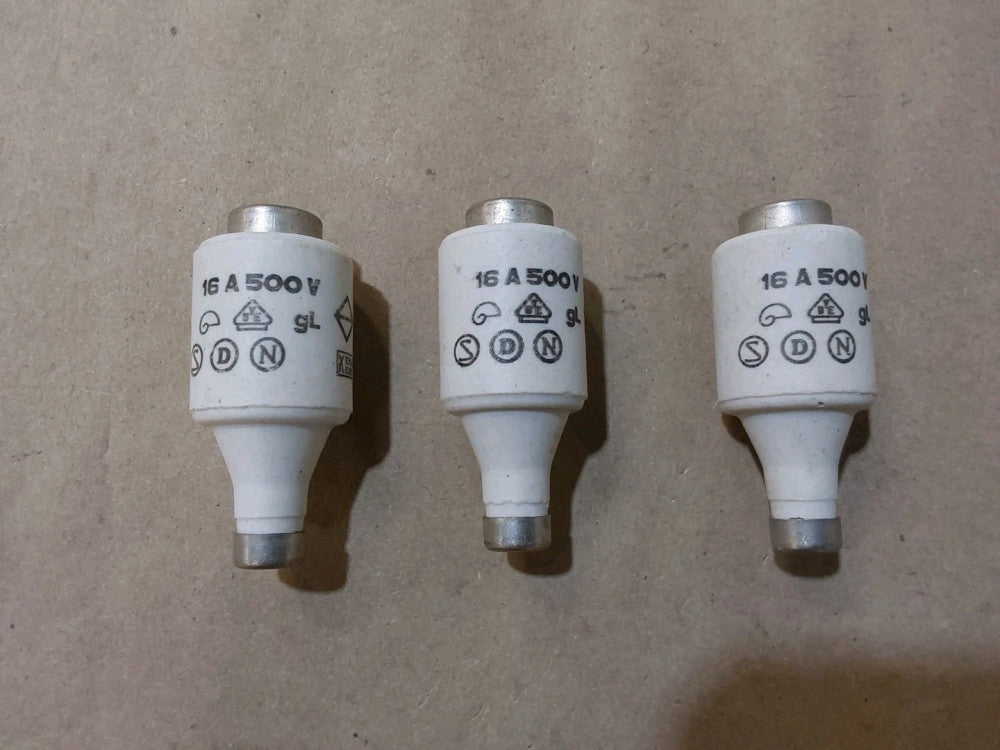 Kema Keur Ceramic Bottle Fuse 16A 500V - Lot of 3