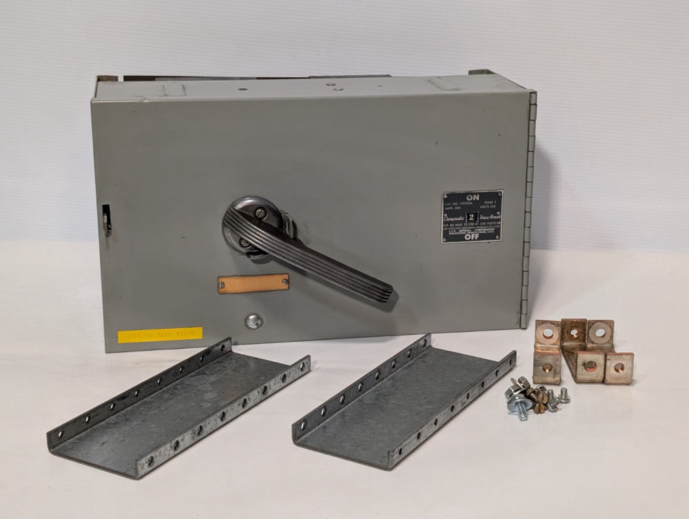 I.T.E. Clampmatic Vacu-Break V7F3204 Electrical Enclosure, Pre-Owned, As Shown