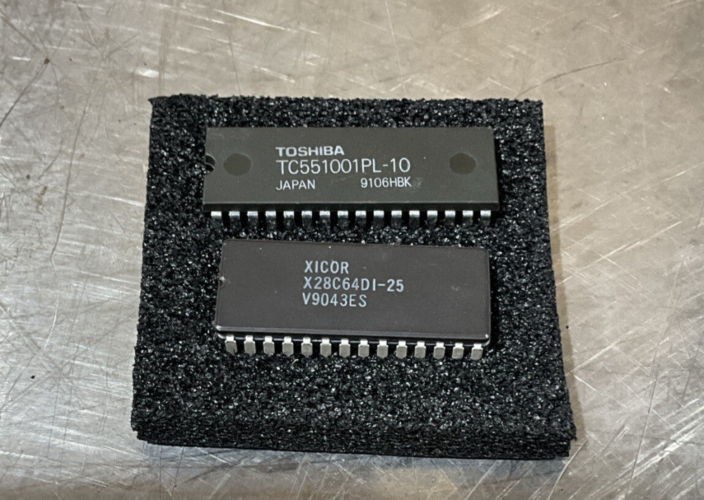 Toshiba TC551001PL-10 9106hbk + Xicor X28C64DI-25 V9043es
