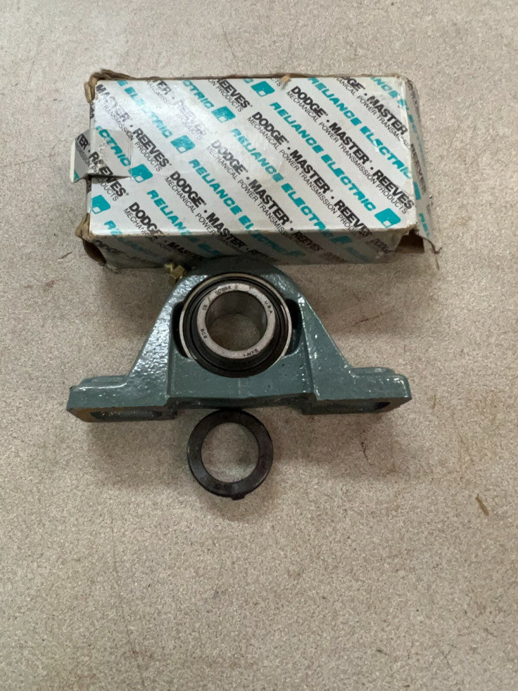 NEW IN BOX DODGE P2BSXR100 131805 PILLOW BLOCK BEARING P2B-SXR-100