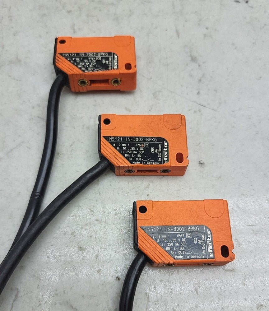 3 Pack IFM Efector IN5121 IN-3002-BPKG Proximity Sensor