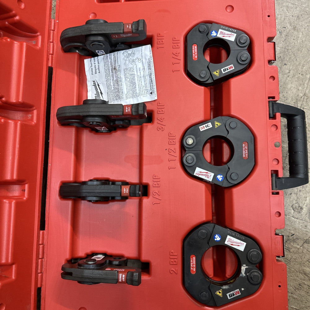 Milwaukee 49-16-2697 1/2”-2” IPS-P pivoting press kit. Lightly used couple times