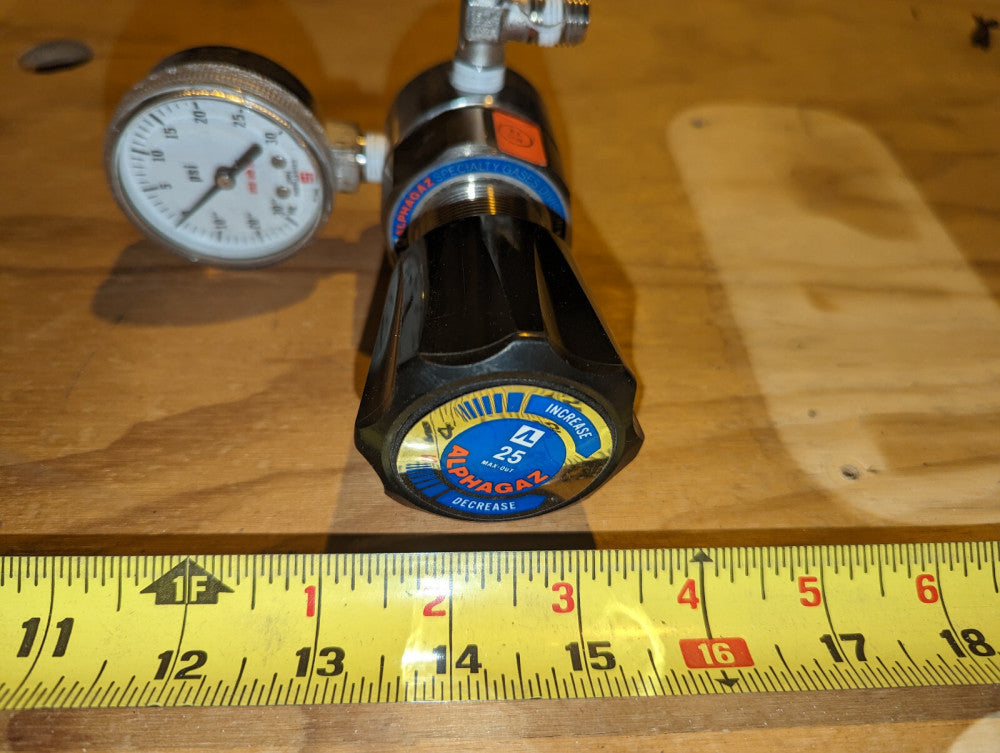Alphagaz 44-226x-242-090 Pressure Regulator 400psi in 25 psi out