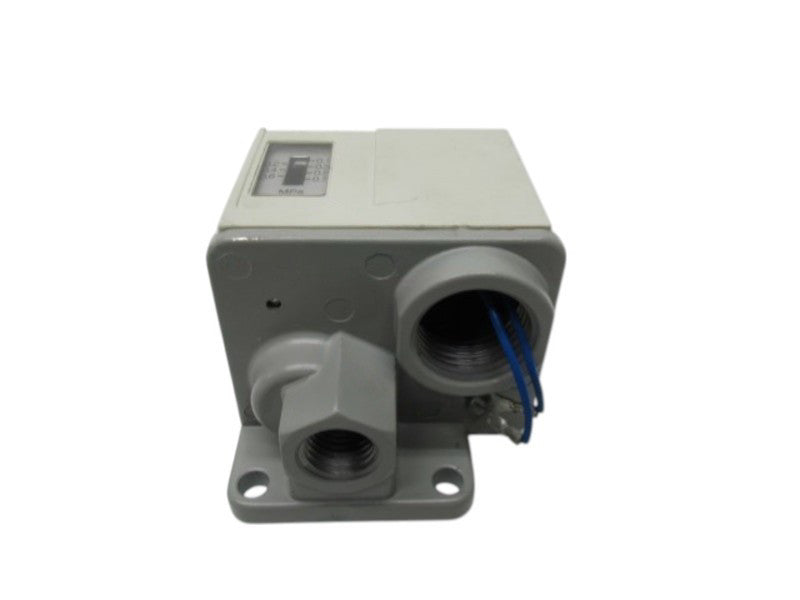 SMC IS3000-N02L1 PRESSURE SWITCH NSNP
