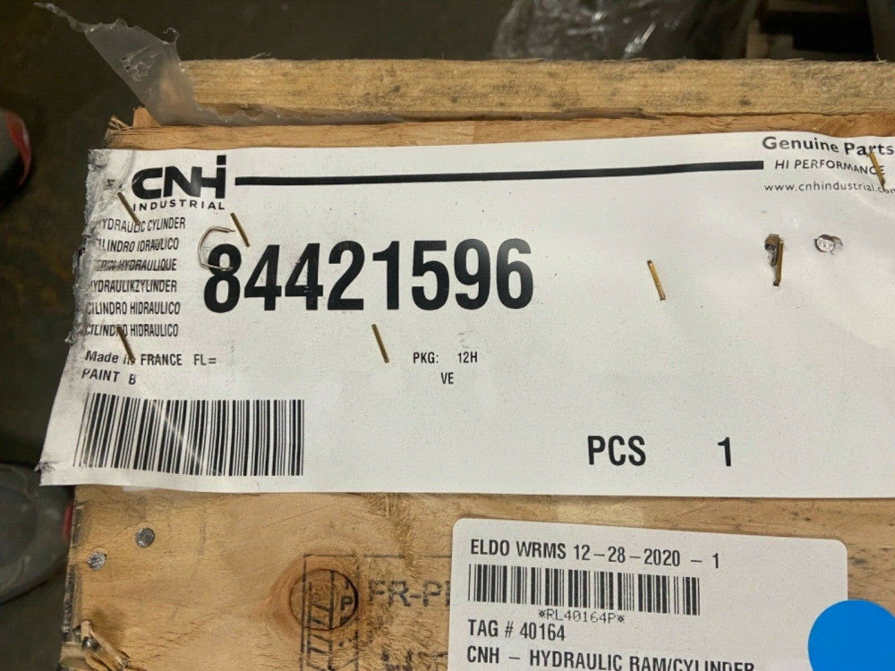 NEW 84390531 GENUINE OEM CNH HYDRAULIC CYLINDER