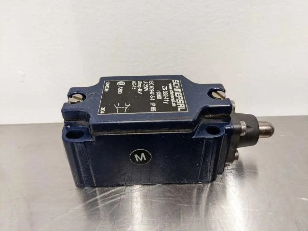 Schmersal ZS 332-11Y-1560 Limit Switch 250, VAC 15 IP65 250V AC-15