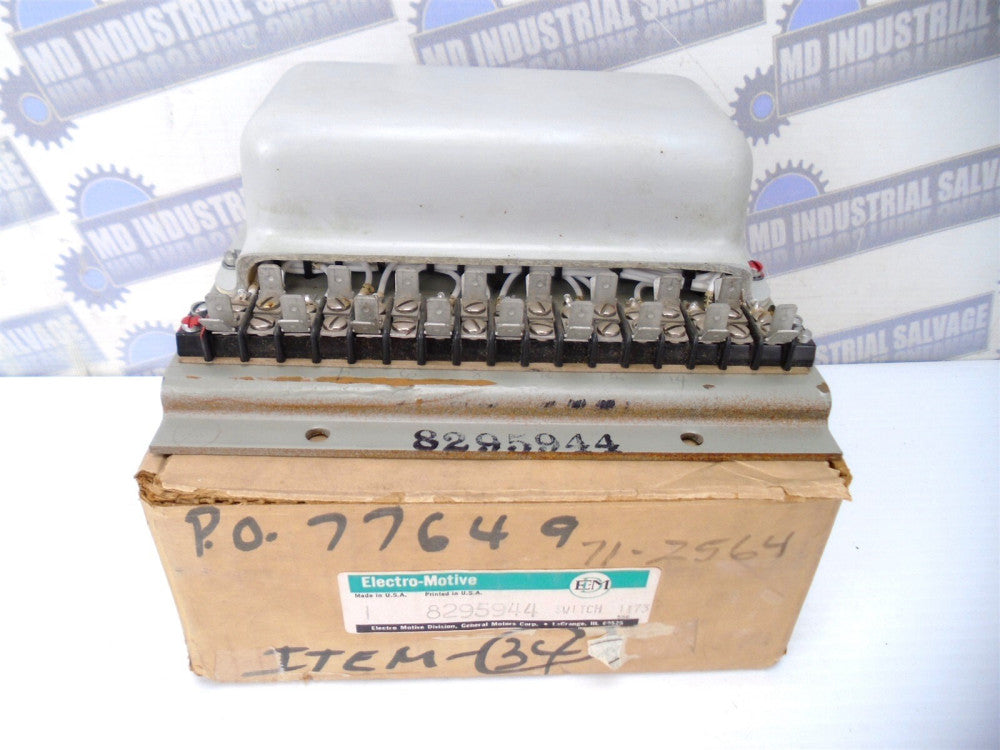 ELECTRO-MOTIVE - 8295944 - SWITCH STEPPER - MP36A Electric Power (NEW in BOX)