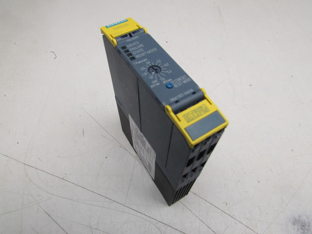 SIEMENS SIRIUS SAFETY RELAY 3SK1120-2AB40 XLNT USED TAKEOUT MAKE OFFER !!