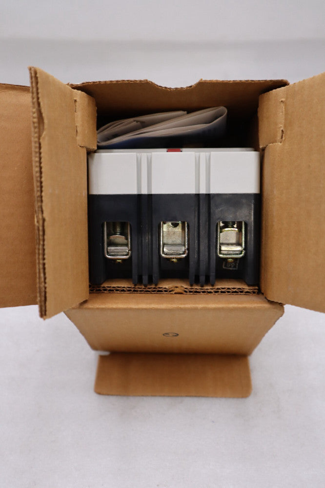 NEW OLD STOCK Cutler Hammer HFD3030L 600V Circuit Breaker #H461