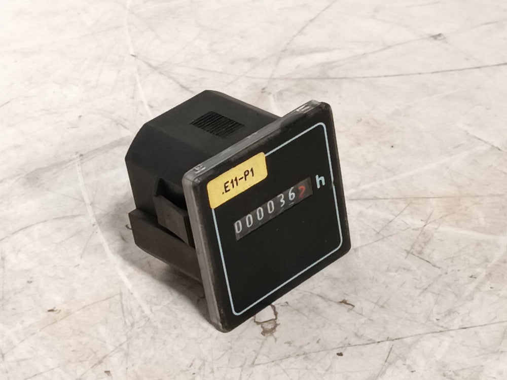 Baumer IVO B160.100ACBB hour meter 10-80 VDC panel mount elapsed time as picture