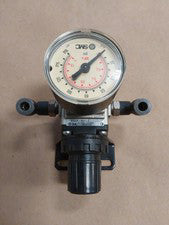 SMC AR20K-N01-Z Pneumatic Regulator w/ Gauge & Bracket 0-160psi, 1/4in Ports