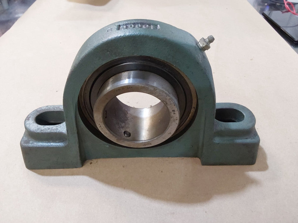 NEW IN BOX DODGE PILLOW BLOCK BEARING SZ 214 2 1/2 SCM NOS