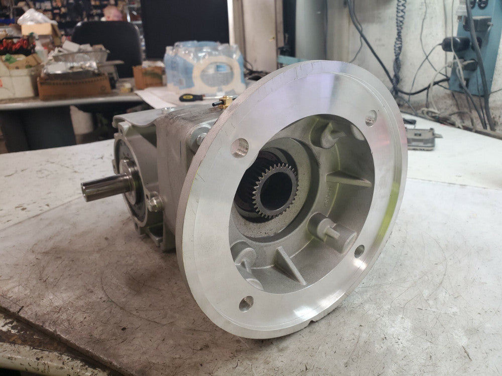 NEW NORD 20.04:1 RATIO GEAR REDUCER 1938 TORQUE 87 RPM 33 TEETH 1" DIA
