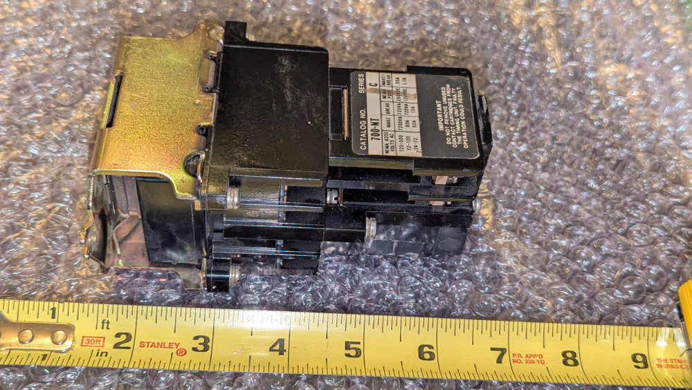 ALLEN BRADLEY RELAY w TIME DELAY 700-N000A1 700-NPTA1 & 700-NT SER C USED