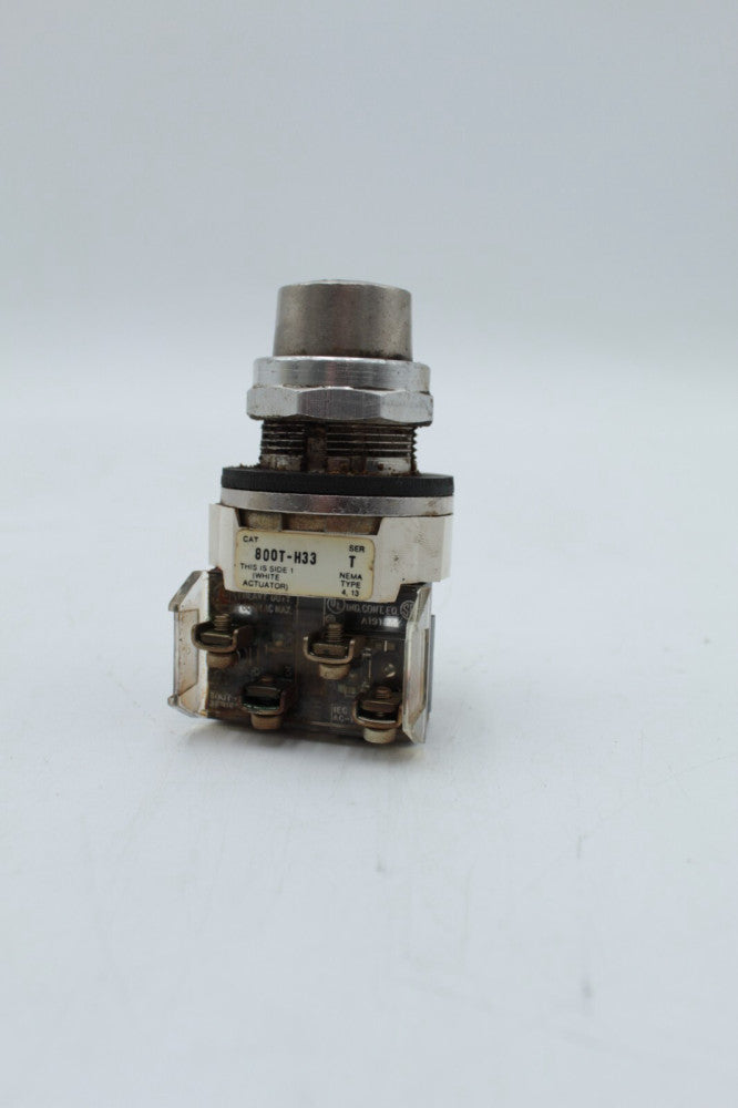 Allen-Bradley 800T-H33 Keyed Selector Switch *NO KEY*