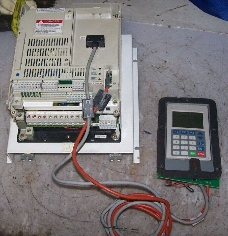 TELEMECANIQUE ALTIVAR 5 HP VARIABLE FREQUENCY DRIVE W/ REMOTE KEYPAD ATV66U54N4
