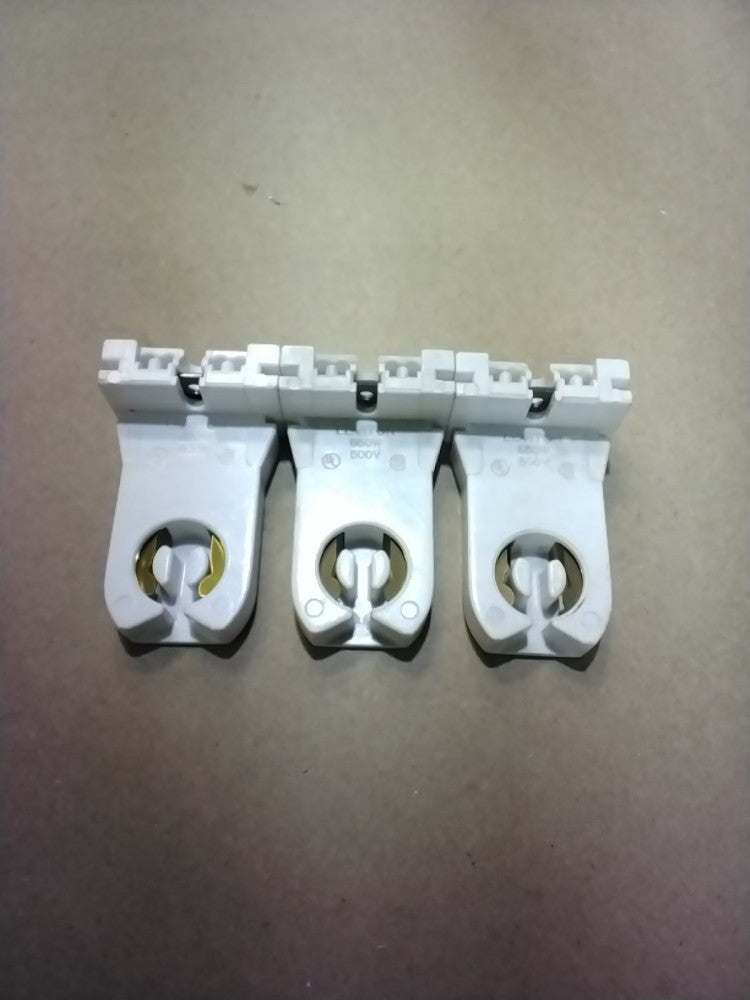 Leviton 104-13357 Turn Type Lamp Holder 600V 660W, LOT OF 3