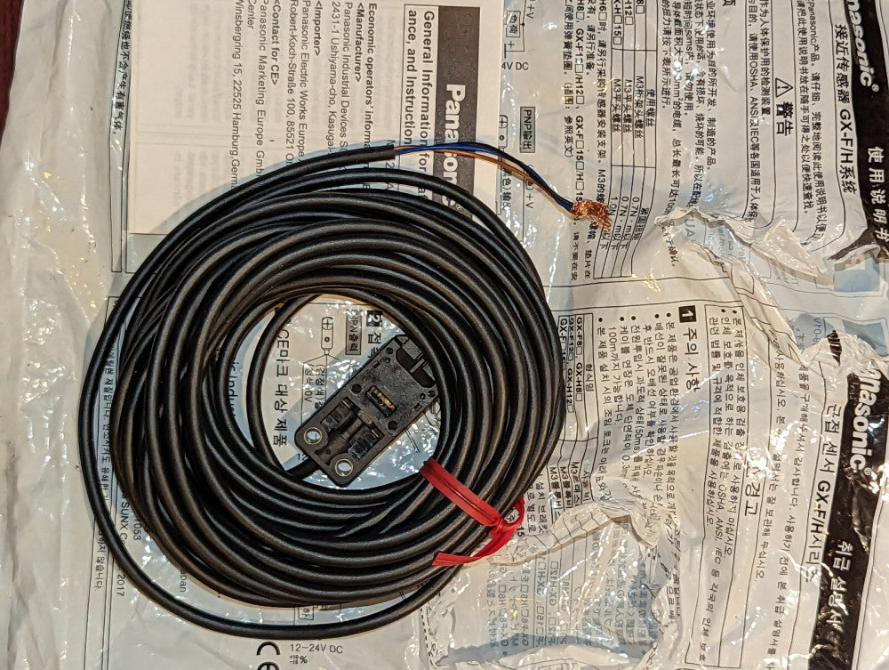 USED PANASONIC SUNX GX-F15B-P-C5 Sensor