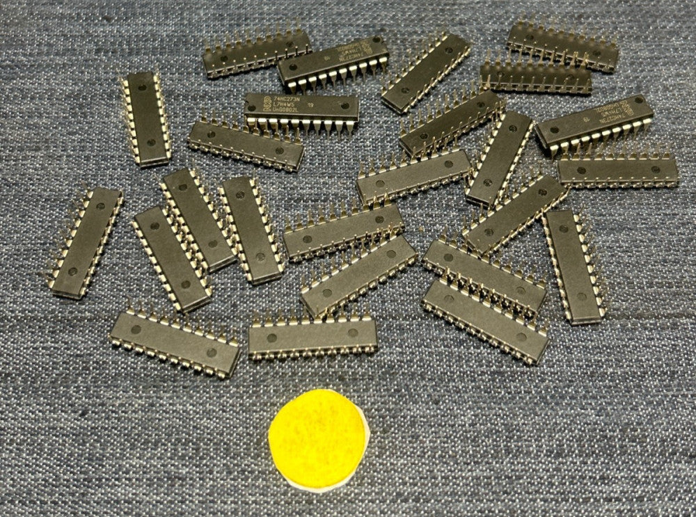 NXP SEMICONDUCTOR 74HC273N L7H4W5 LOT OF 25