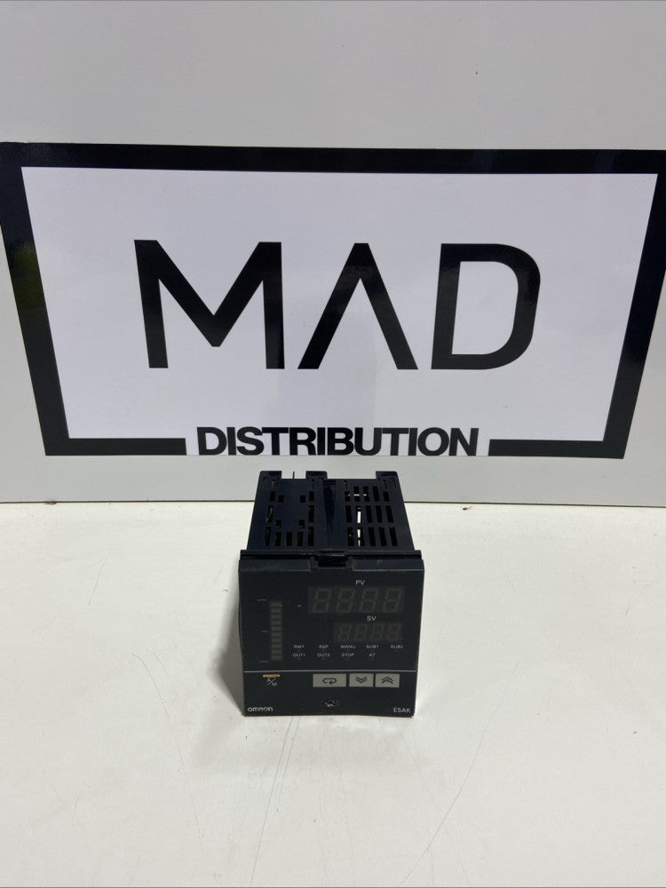 Omron E5AK-AA2-500 Temperature Controller