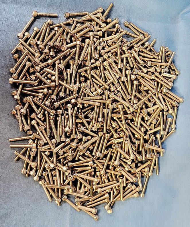 SOCKET HEAD CAP SCREW M4-0.7 X 25MM STAINLESS STEEL **LOT OF 550**