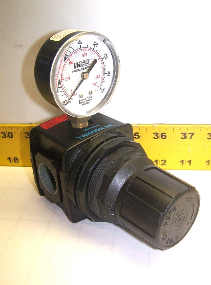 New Wilkerson Pressure Regulator With 0-160 PSI Gauge 3/4" NPT R28-06-F000