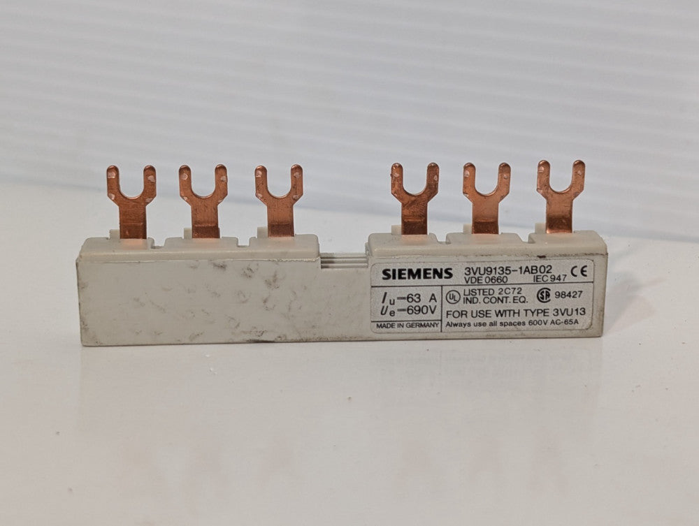 Siemens 3VU9135-1AB02 Busbar Line Side Feeder for 3VU13 Series Starters
