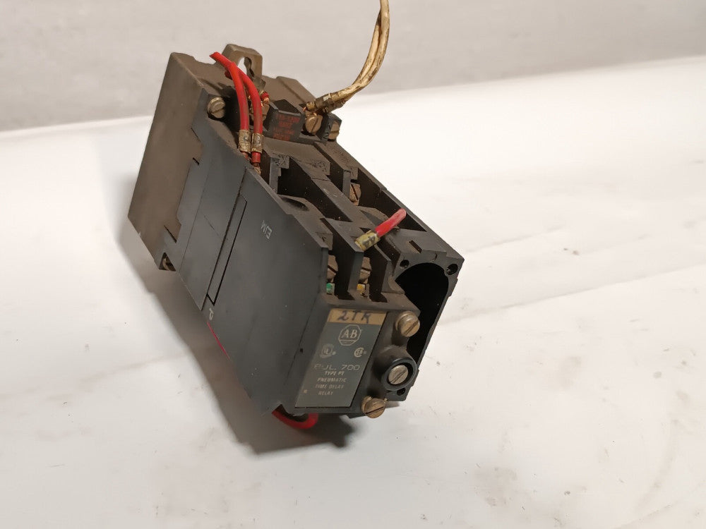 Allen Bradley 700PT200A1 Convertible Contact Control Relay & Pneumatic Delay