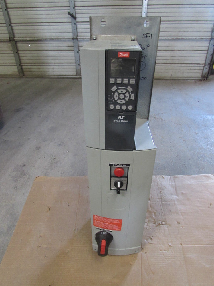 DANFOSS FC-102P5K5T4E20H2XG ,VLT HVAC DRIVE ,460V/3ph/7.5 hp, w/BYPASS! TAKEOUT!