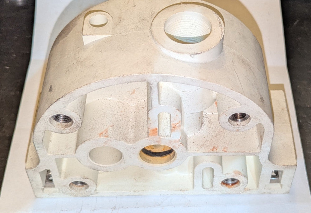 Wilden 04-3110-20 Center Section Block P4 P8 Pump Pumps Rebuild Part NOS