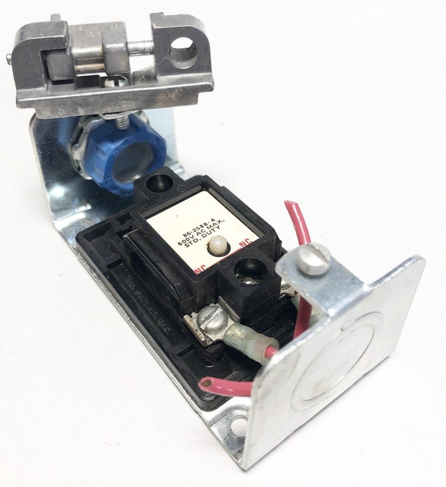 Cutler-Hammer 86-2588-4 600vac max Standard Duty Pushbutton Switch