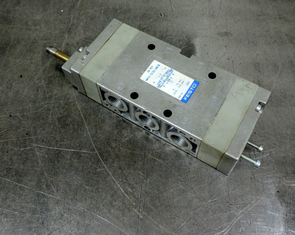 Festo MFH-5/3G-3/8 B Pneumatic Solenoid Valve 145 PSI Series L302
