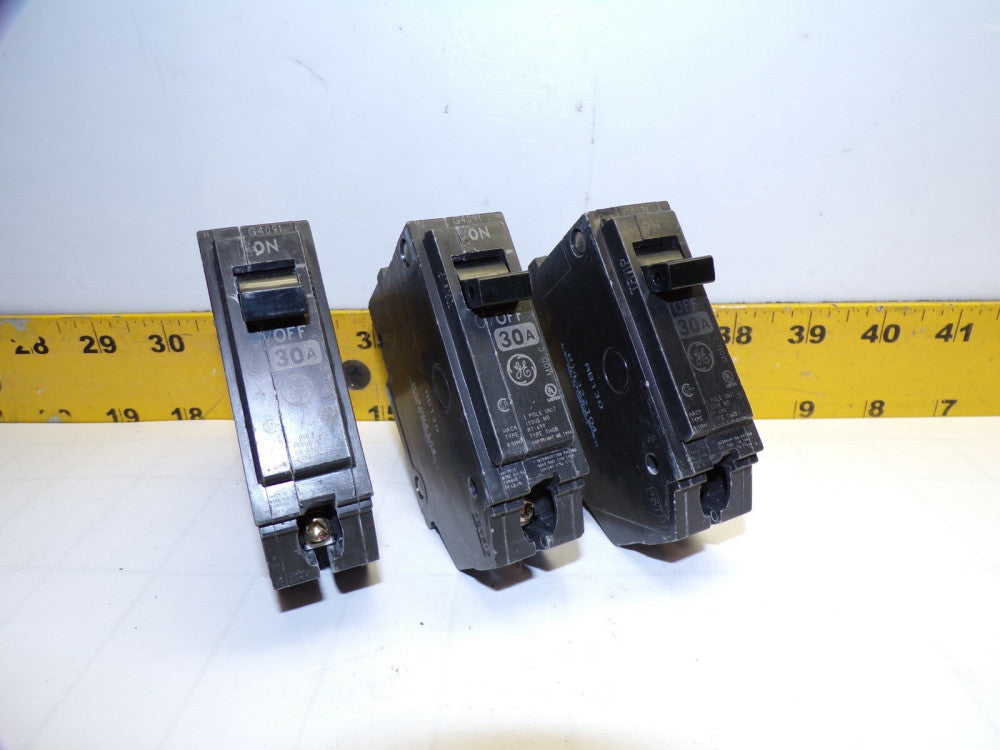 3) GE 30 AMP BOLT ON CIRCUIT BREAKER 1 POLE 240 VAC THQB1130 LOT OF 3