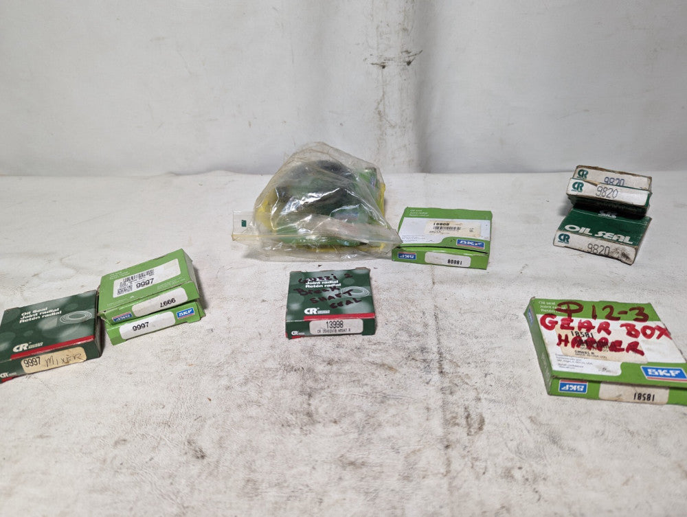 Lot of 11 oil seals: SKF 9997 x2, CR 9997, CR 13998, SKF 18808, SKF 18581, CR 98