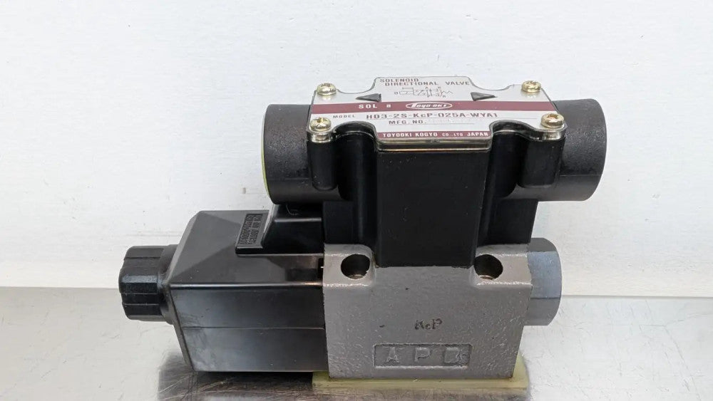 Toyooki HD3-2S-KcP-025A-WYA1 Solenoid Directional Control Valve 100/110VAC Coil