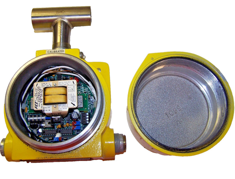 FCI Fluid Components Flow Switch 220 VAC 2350 PSIG MAX FLT93L-1B1D1AD2AA3000