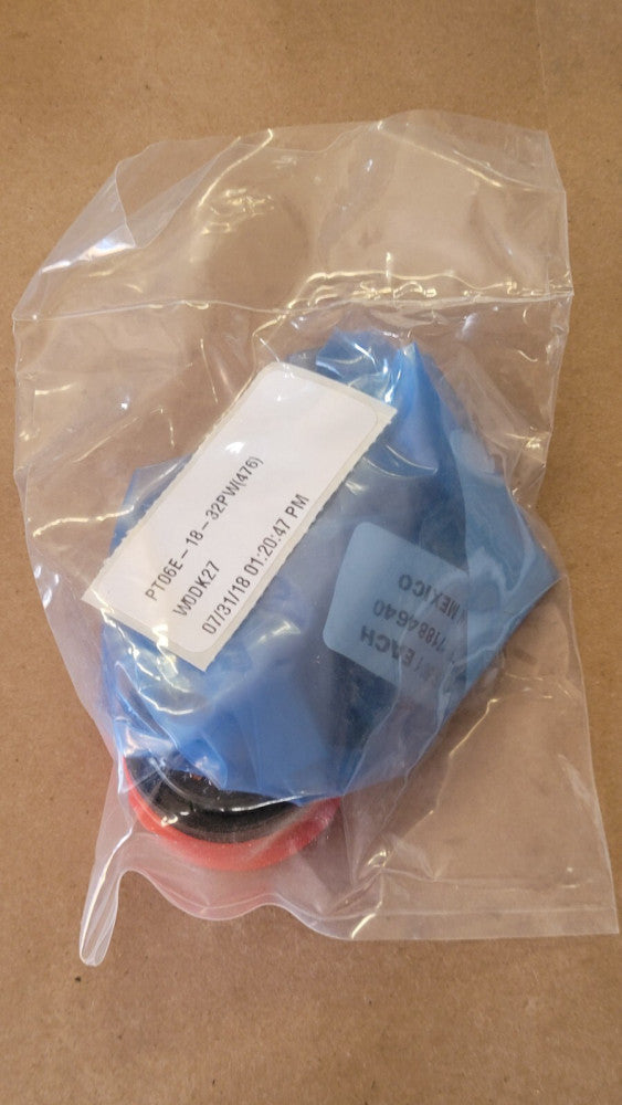 NEW Amphenol PT06E-18-32PW (476) 32 Position Male Circular Connector Plug