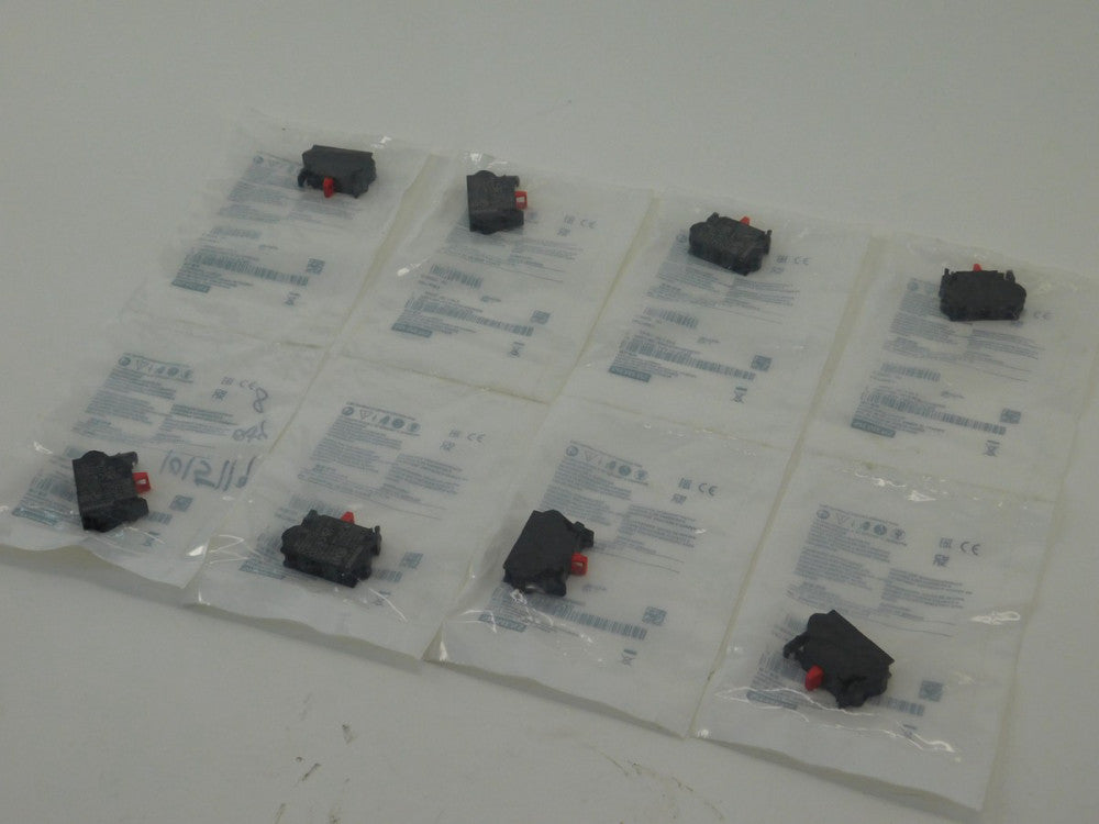 *Lot of 8* Siemens 3SU1400-1AA10-3CA0 Contact Block - NEW Surplus!