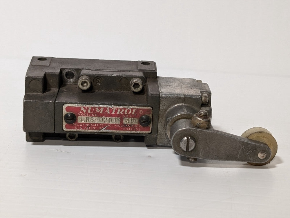 Numatrol LR3-0201 3-Way Limit Valve Lever Operated 150psig