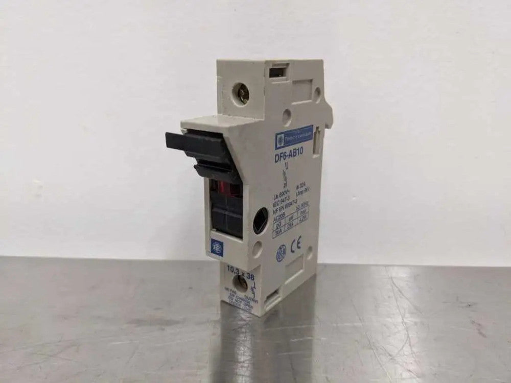 Telemecanique DF6-AB10 Fuse Holder w/ Fusetron FNM-2 Fuse