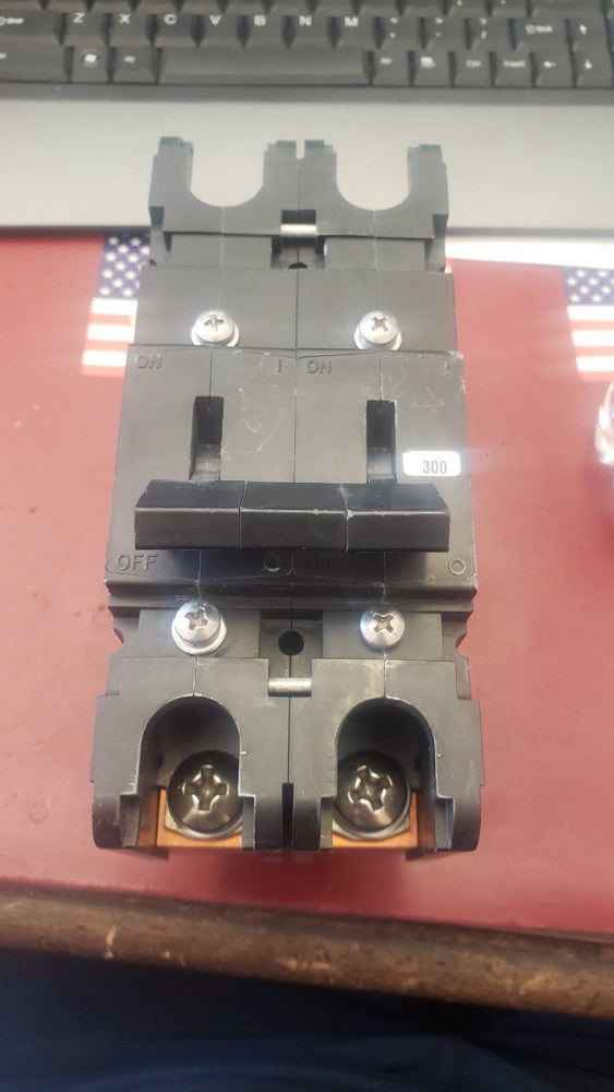Airpax Sensata JAEP-2-1-51-1-B1-300 Circuit Breaker, 300A AC65VDC, Lever Panel