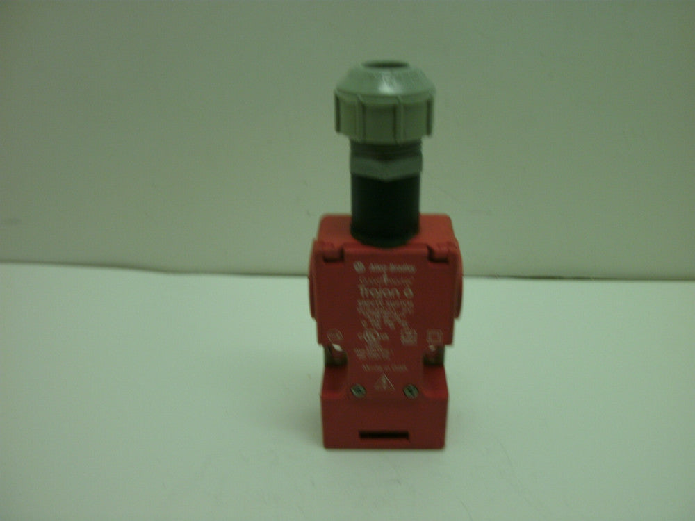 ALLEN BRADLEY 440K-T11435 SER A TROJAN 6 SAFETY SWITCH MSS-6 3N/C 1N/O