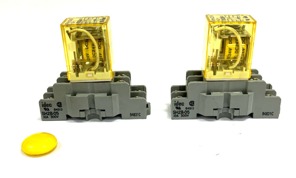 IDEC SH2B-05 RELAY SOCKET W/24539 & 24211 POWER RELAY LOT OF 2