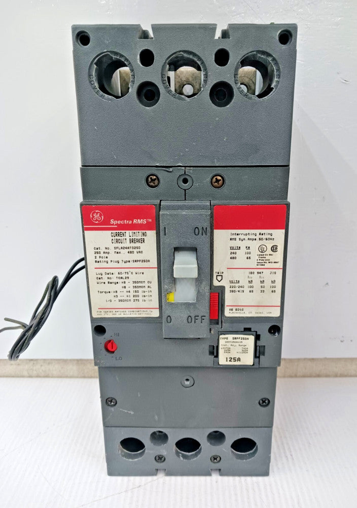 GE 250 AMP CIRCUIT BREAKER 2 POLE 480 VAC SFLA24AT0250 W/ SHUNT AND 125 A TRIP