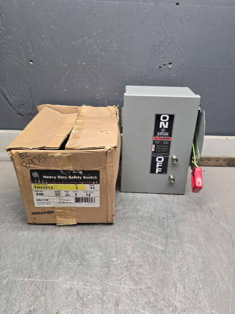 GE TH4321J , HEAVY DUTY SAFETY SWITCH, FUSIBLE, 3P /30A /240V, NIB! MAKE OFFER