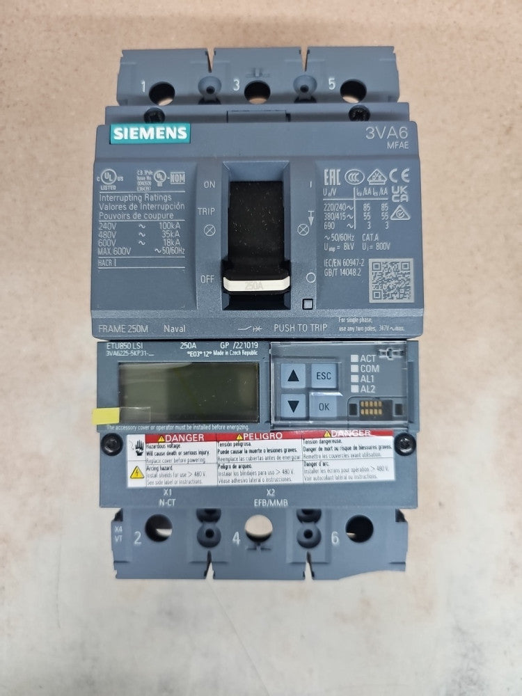 Siemens 3VA6225-5KP31-0AA0 250A Molded Case Breaker Chipped