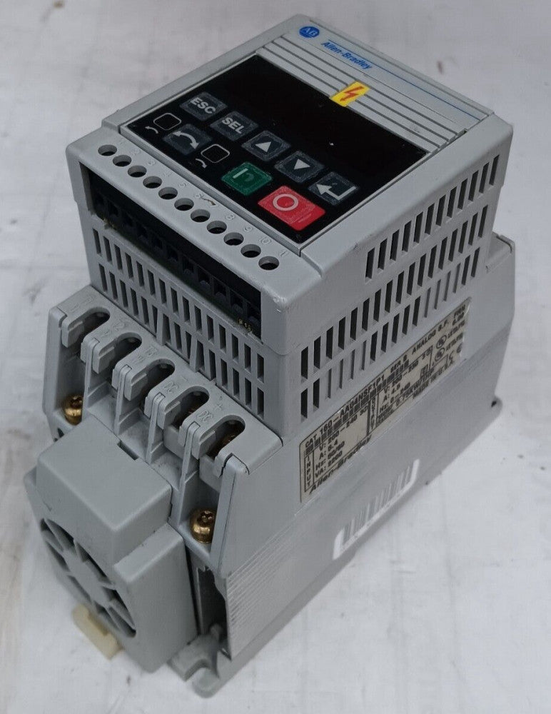 ALLEN BRADLEY 160-AA04NSF1P1 SER. B 1 HP AC DRIVE 200-240V IN 0-240 Hz OUT 3Ø