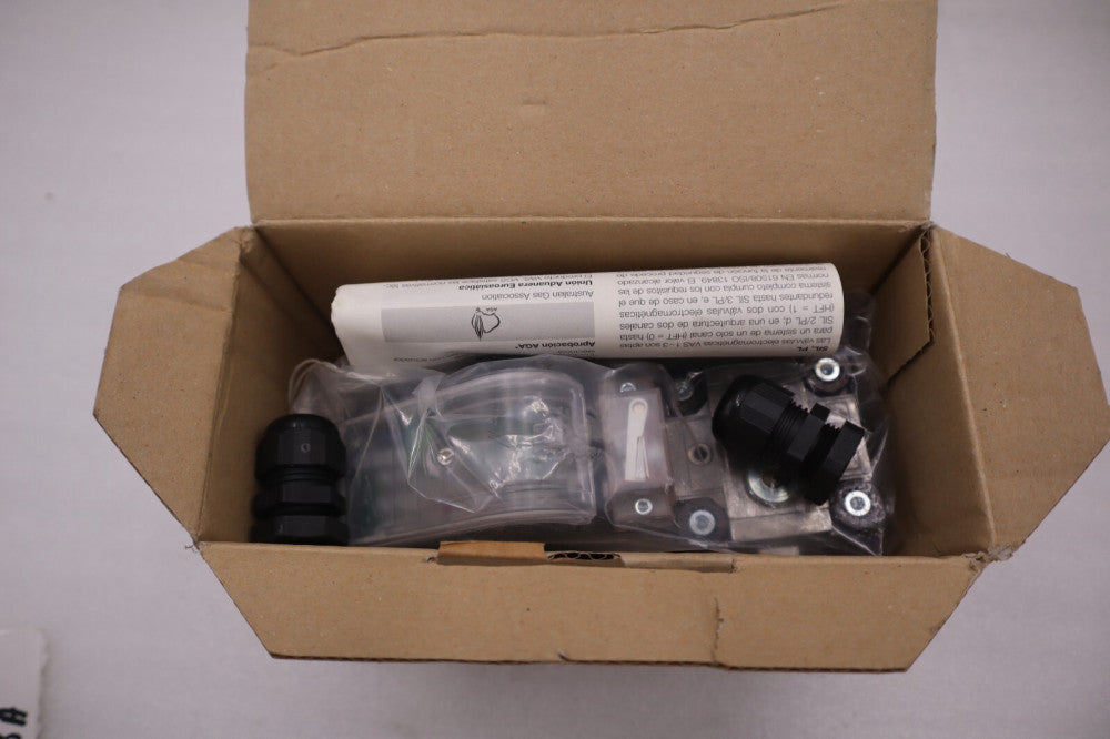 Kromschroder VAS115R/NQSR GAS SOLENOID VALVE 88000100 NEW IN BOX STOCK H72A