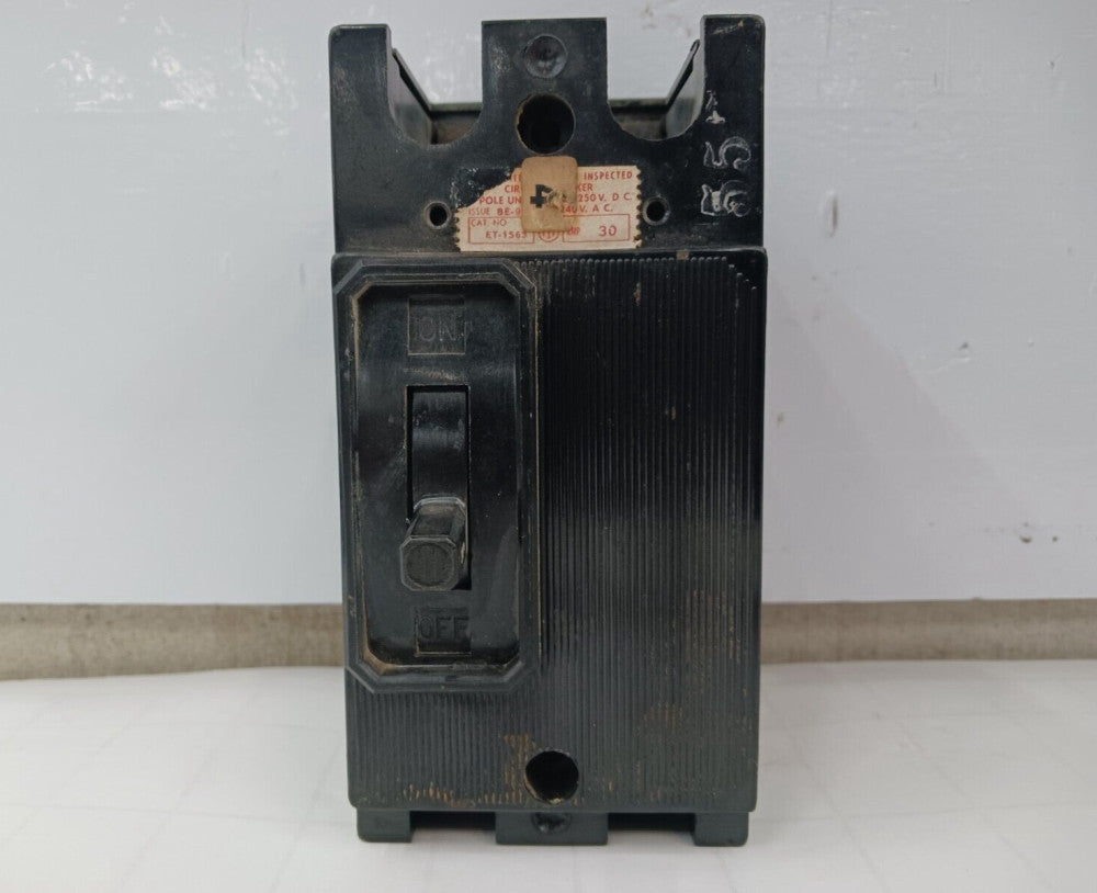 SIEMENS 30 AMP CIRCUIT BREAKER 2 POLE 240 VAC ET-1563
